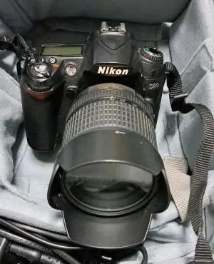دوربین عکاسی نیکون D90 با لنز 18.140 mm دست دوم
