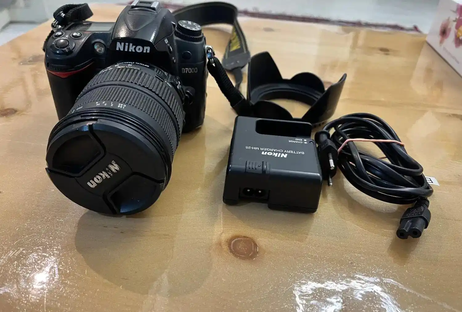 دوربین نیکون D7000 دست دو
