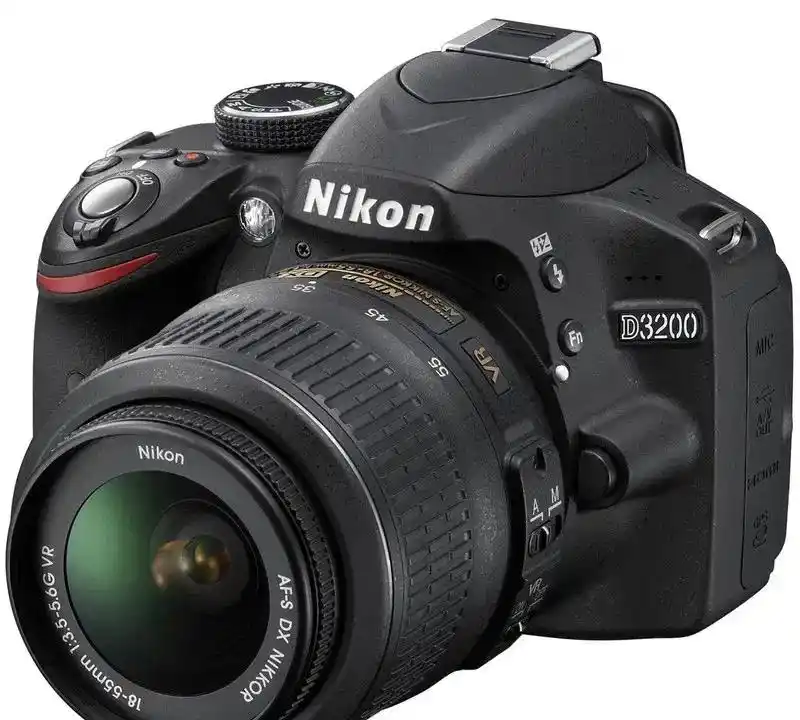 دوربین Nikon 3200D دست دو