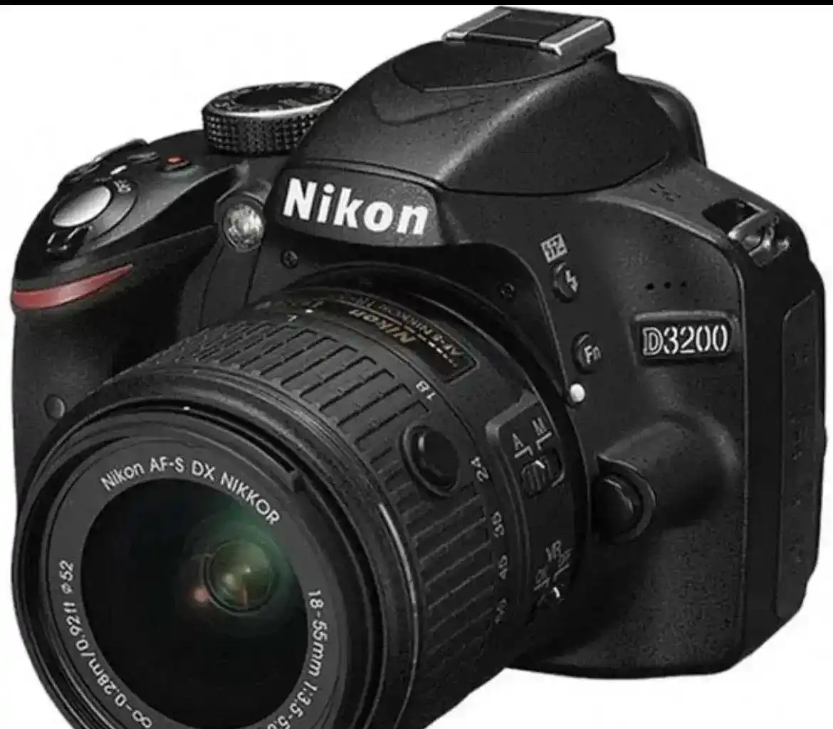 دوربین نیکون D3200 دست دو