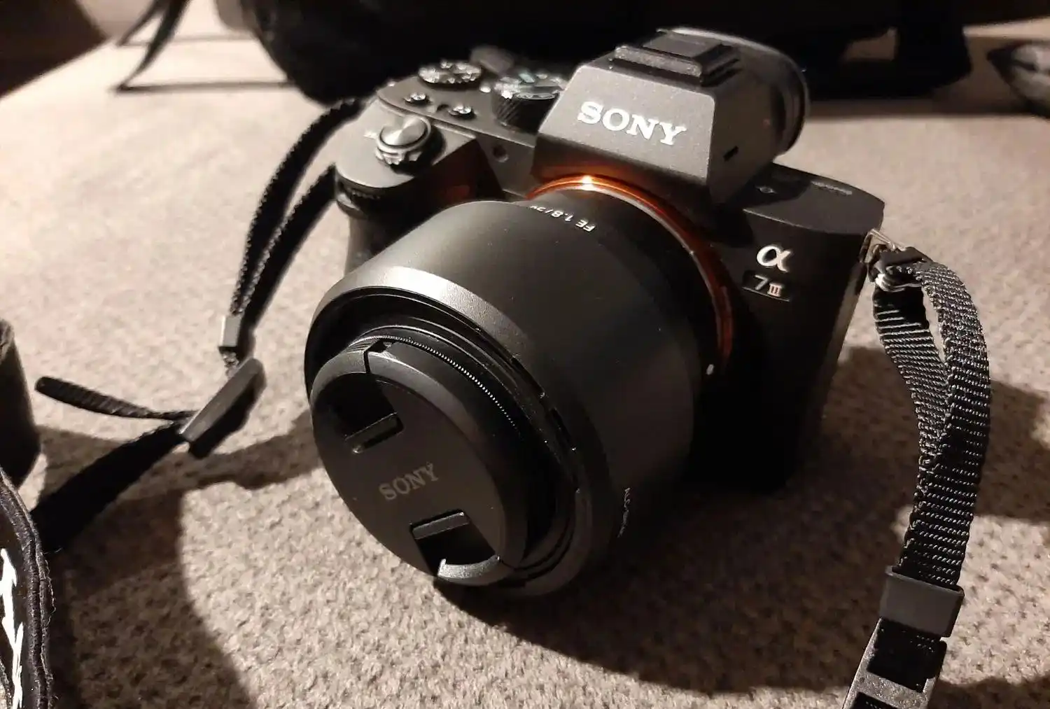 دوربین sony a7 iii (سونی آلفا 7 مارک 3)+لنز کیف رم دست دو