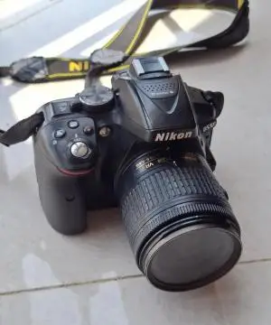 دوربین نیکونD5300، با لنز  50mm دست دوم