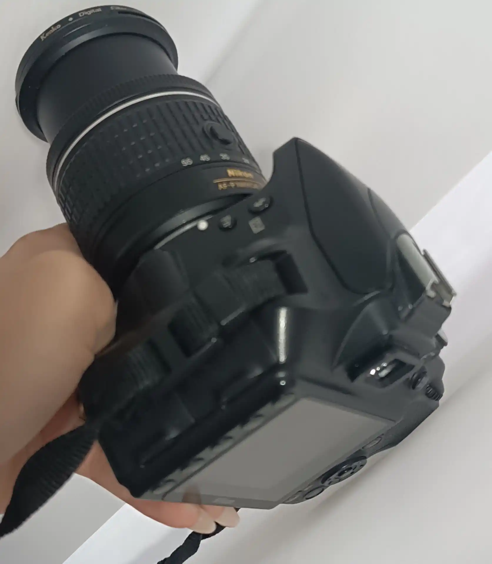 دوربین نیکون D3300 دست دو
