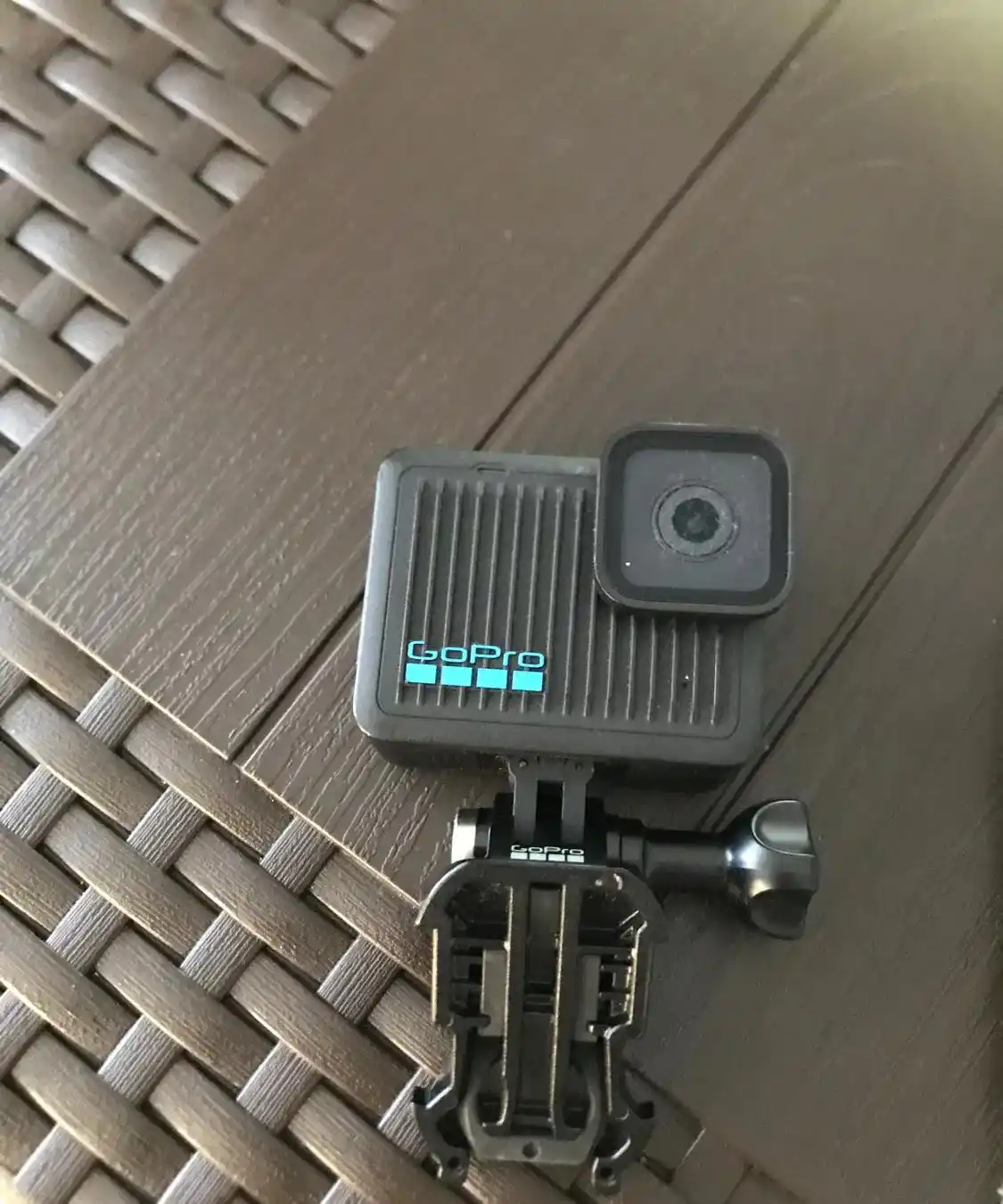 دوربین گوپرو ۱۳ بلک - GoPro 13 Hero Black دست دو