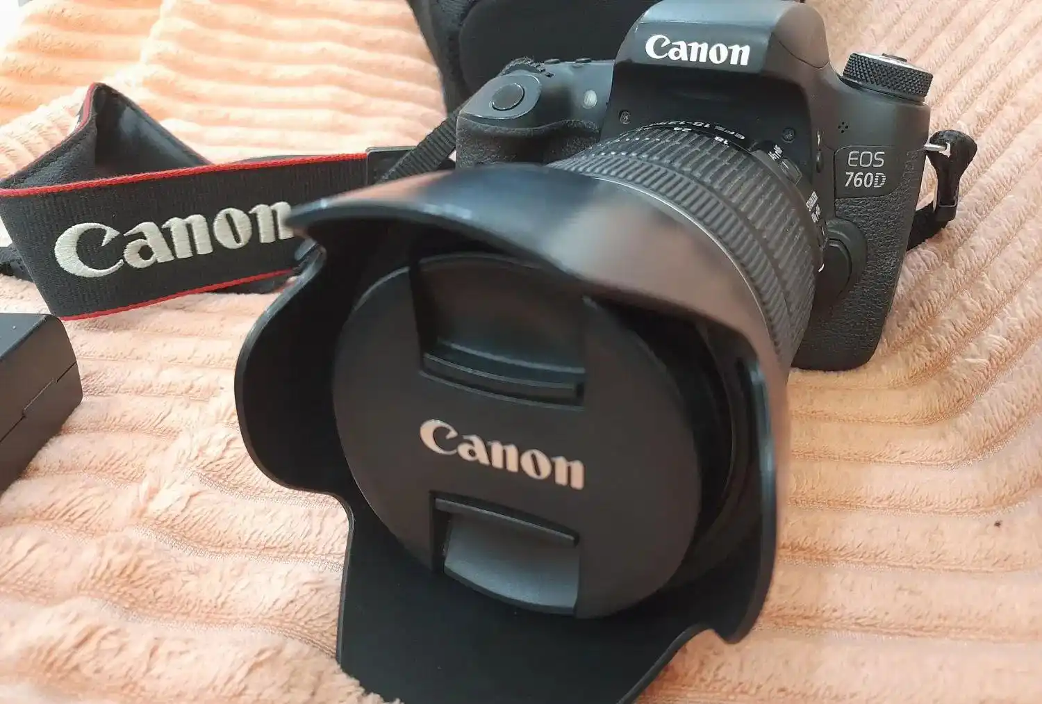 دوربین 760D کنون دست دو