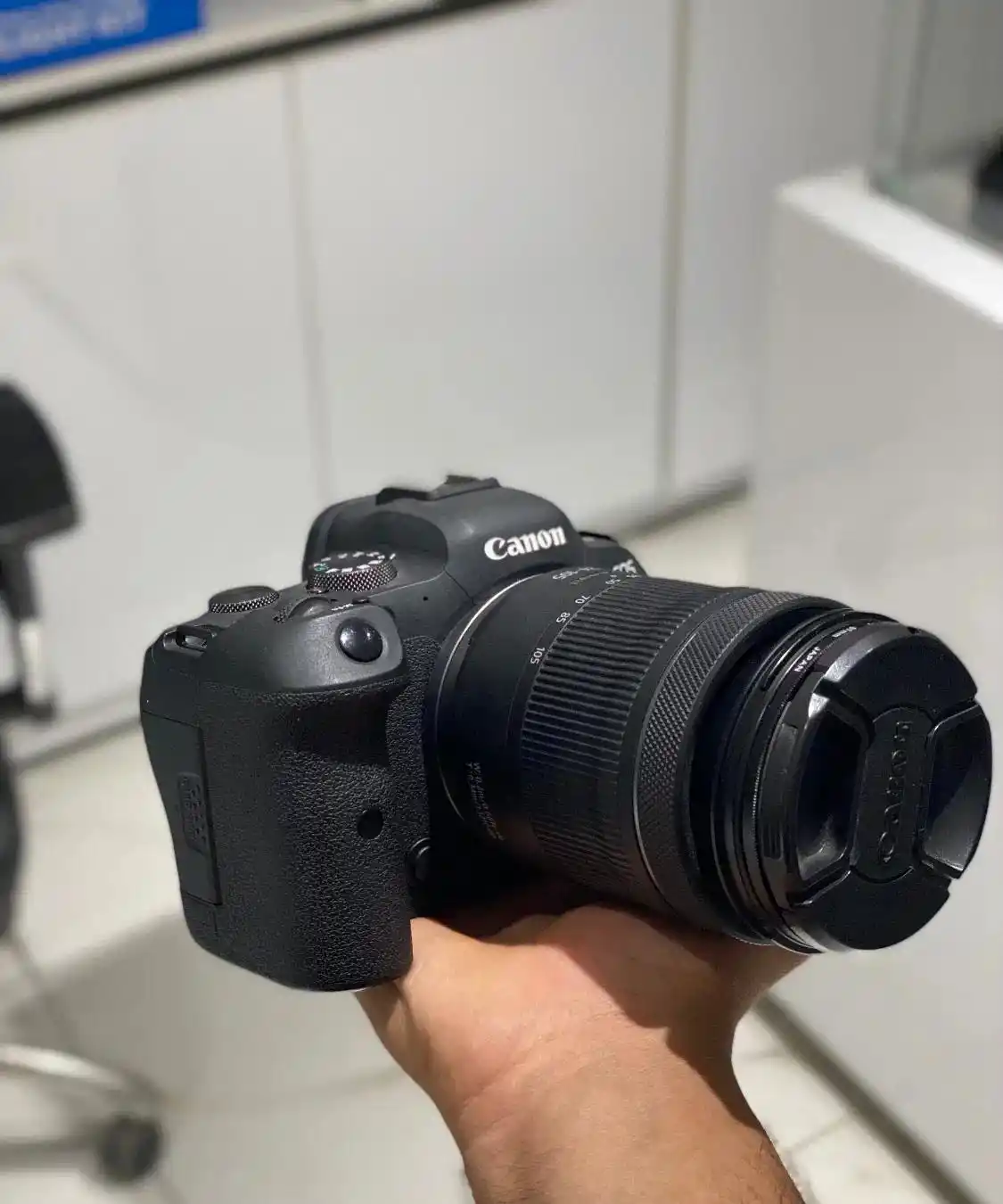 دوربین R6 canon دست دو