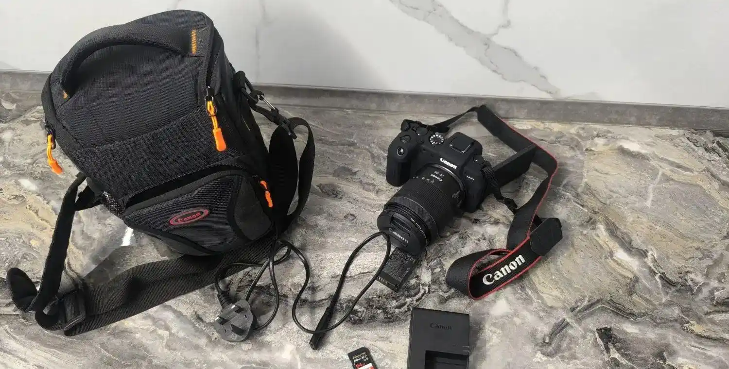 دوربین حرفه ای کانن RP canon دست دو