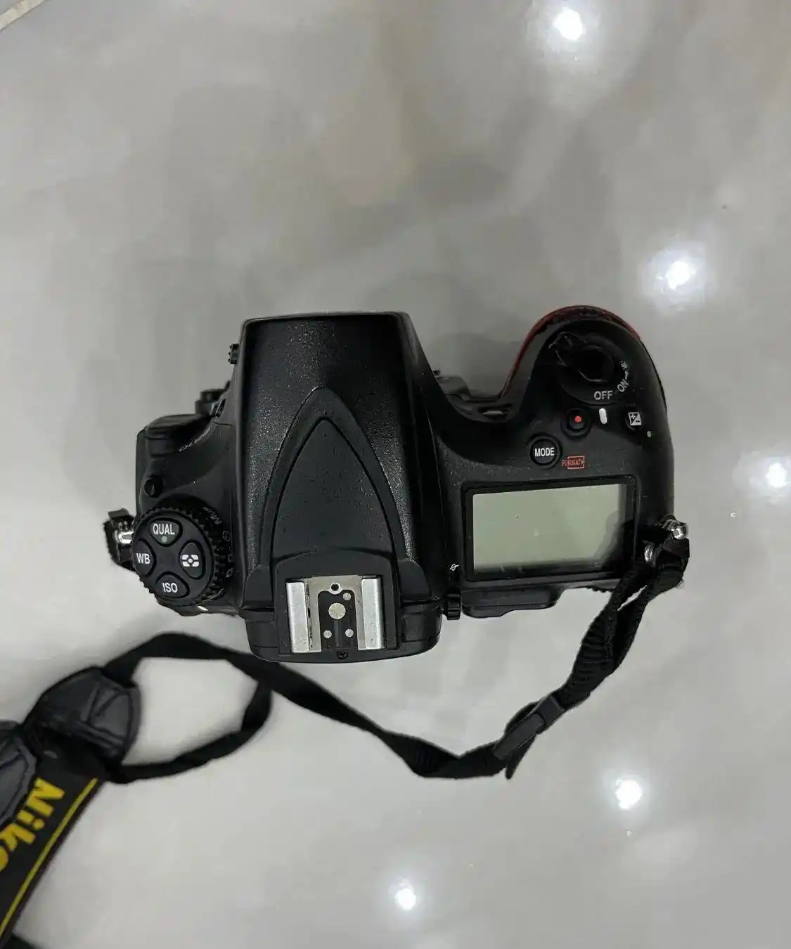 دوربین  نیکون D810 +لنز ۷۰-۲۰۰ سیگما دست دو