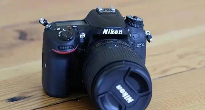 D7200 دوربین نیکون دست دو