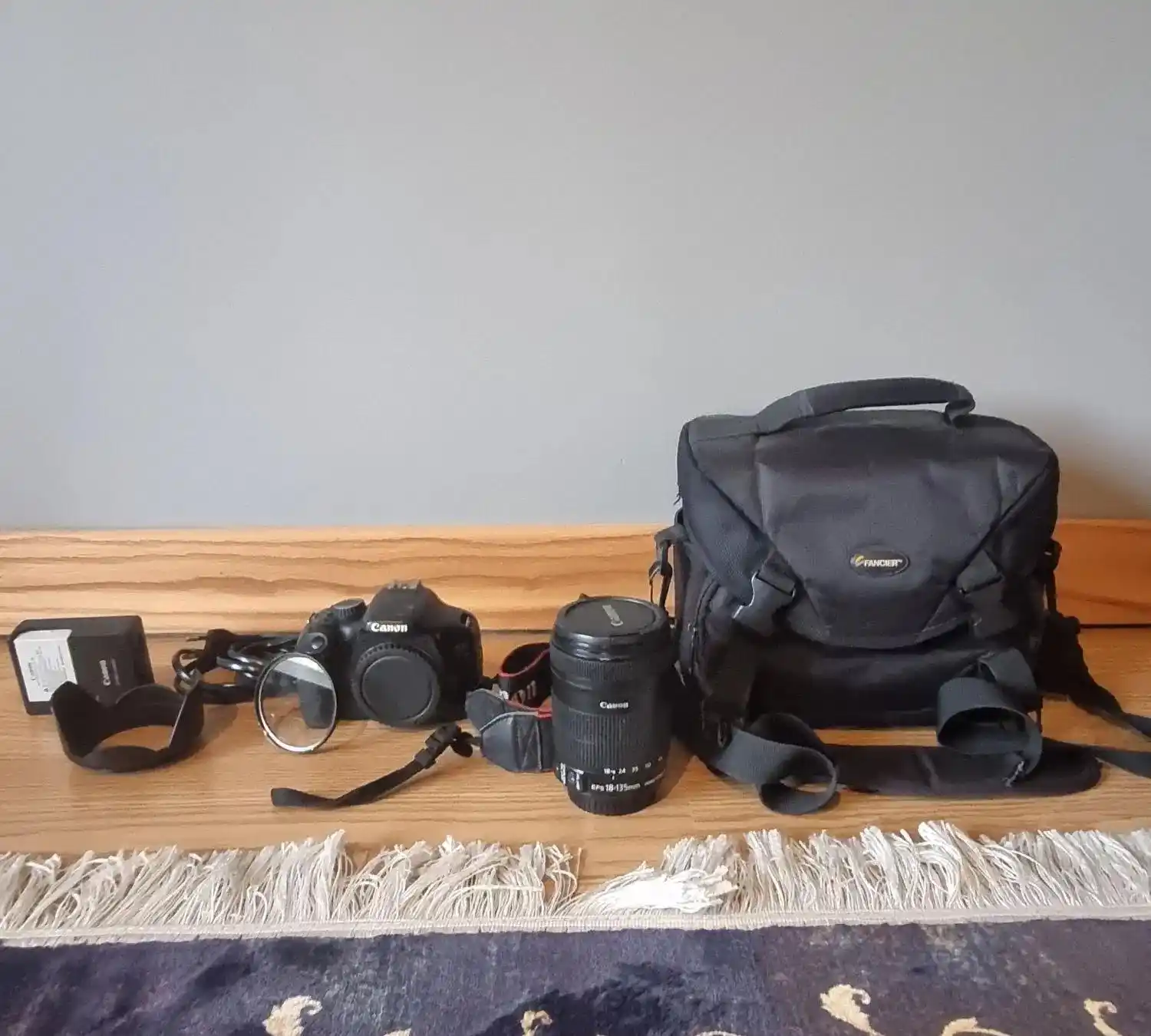 دوربین کانن DSLR مدل Kiss X4 550D دست دو