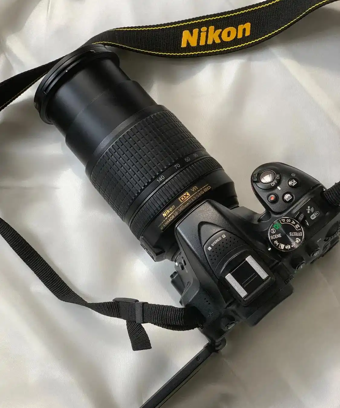 دوربین نیکون D5300 +لنز 18-140 VR شاتر فقط ۱۰ هزار دست دو