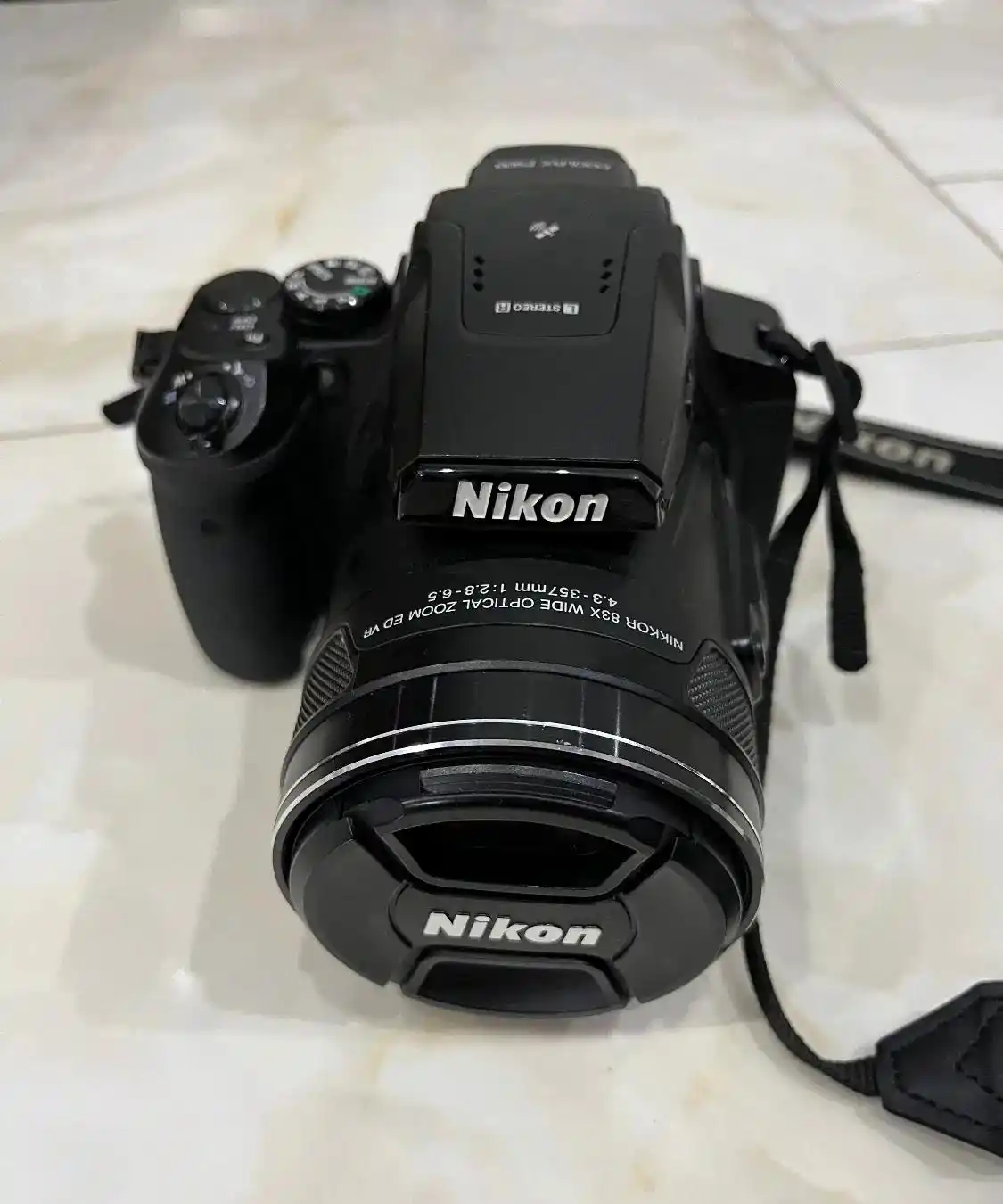 دوربین نیکون (Nikon) مدل P900 دست دو