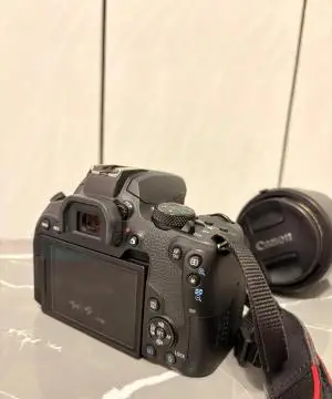 دوربین عکاسی کانن دست دوم Canon EOS 850D kit EF-S 18-135mm f/3.5-5.6 IS USM(500 شات) دست دوم