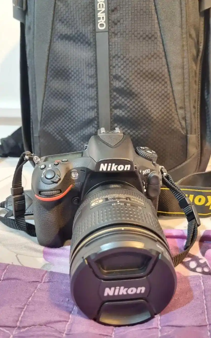 دوربین نیکون D810 فول فریم دست دو