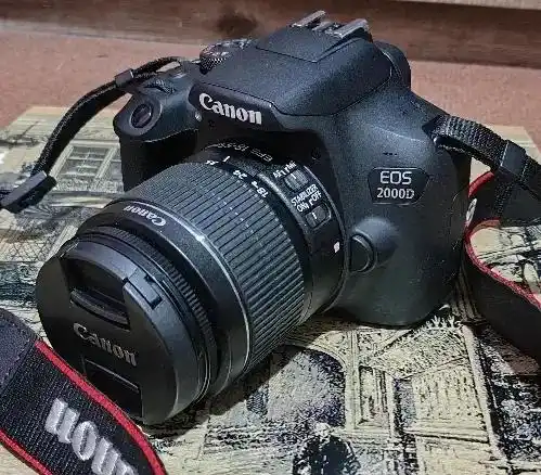 دوربین canon 2000 d دست دو