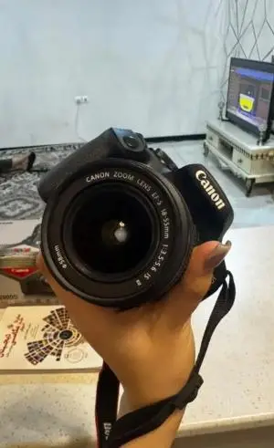 دوربین canon 2000d لنز 18_55 دست دوم