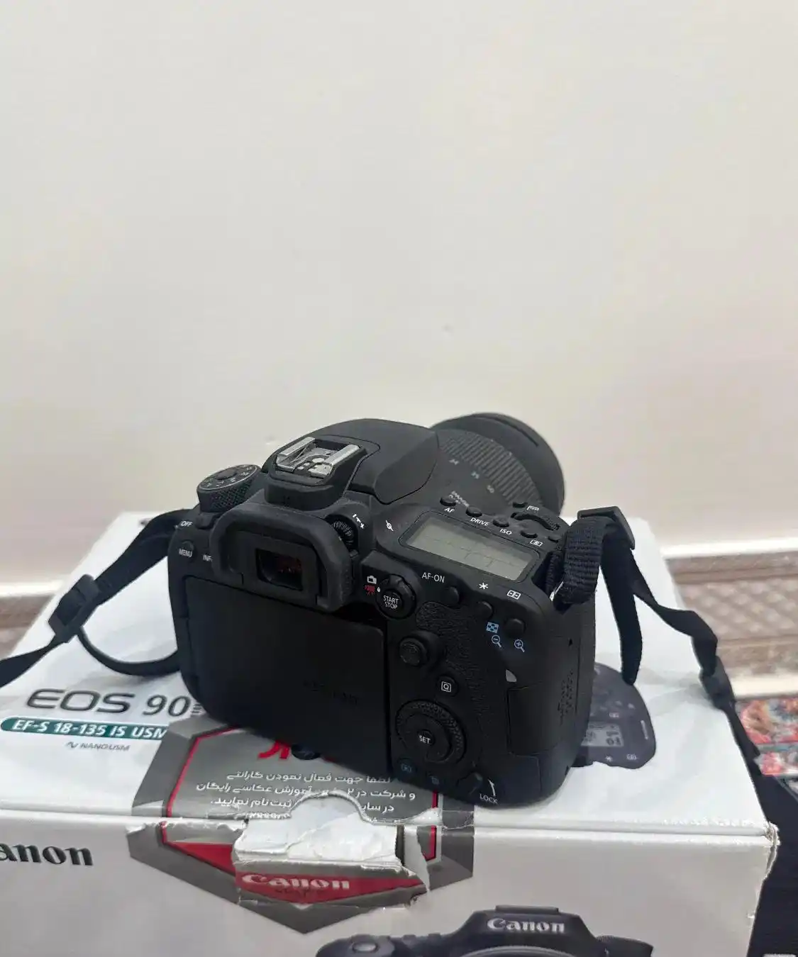 canon90D18-135 دست دو