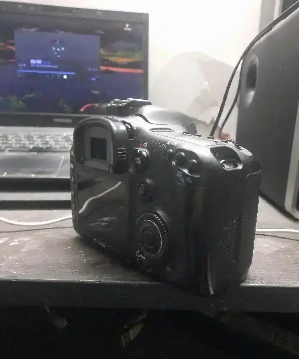 دوربین کنون 7d دست دو