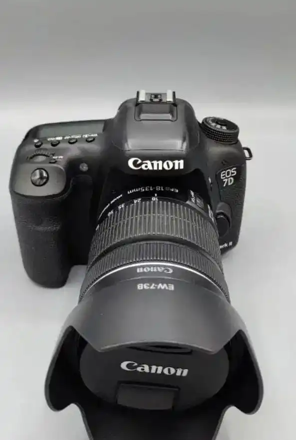 دوربین کنون 7d mark II دست دو