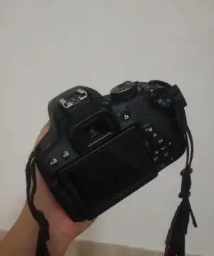 دوربین حرفه ای کنون 750D همراه دو عدد لنز دست دوم