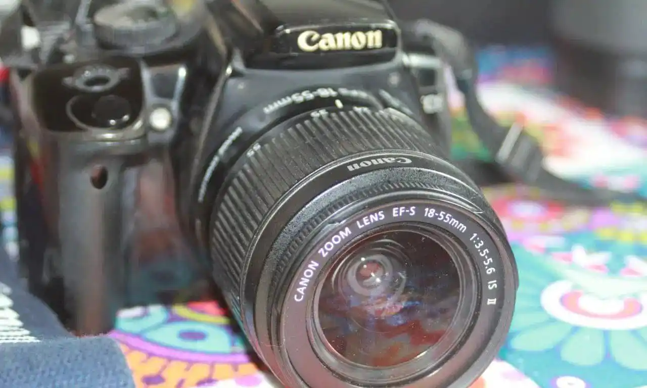 دوربین Canon EOS 400D با پکیج کامل دست دو