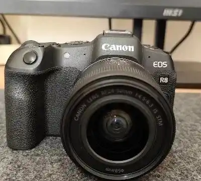 دوربین canon r8 لنز 24-50 دست دو