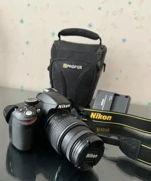 دوربین Nikon D3200 به همراه لنز اصلی Nikon دست دوم