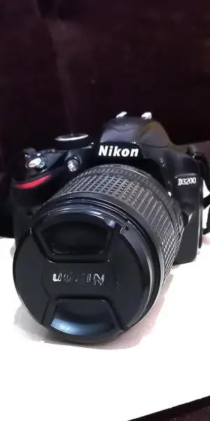 دوربین Nikon D3200 به همراه لنز اصلی Nikon دست دوم