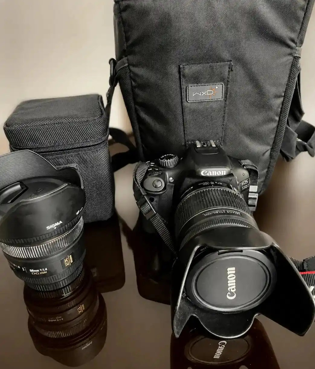 دوربین عکاسی canon EOS 550 D دست دو
