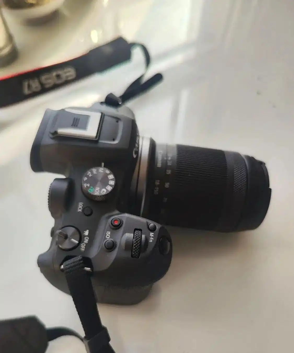 دوربین  Canon EOS R7 دست دو