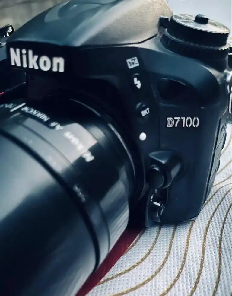 فروش فوری نیکون  D7100 + لنز 70-300 سالم دست دو