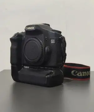 کنون 50D بالنز 200-18 کاملا سالم و تمیز و کم کار دست دوم