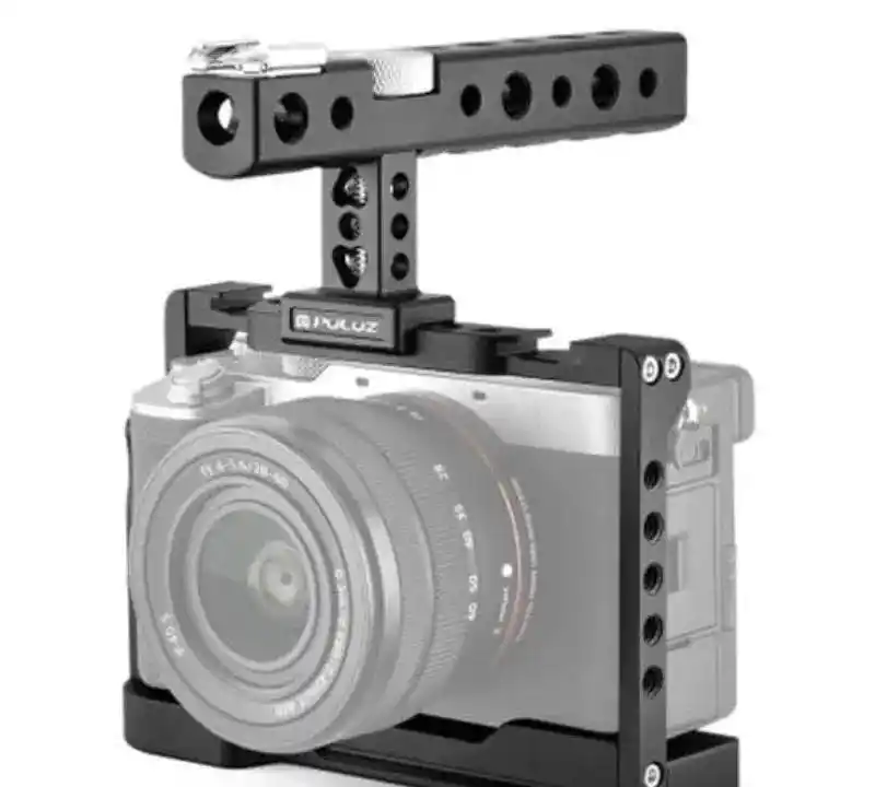 کیج دوربین sony a7c ارسال هم میکنم دست دو