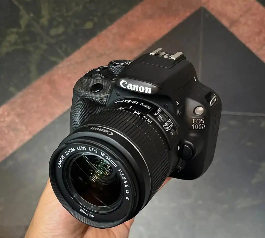 دوربین canon 100D دست دو