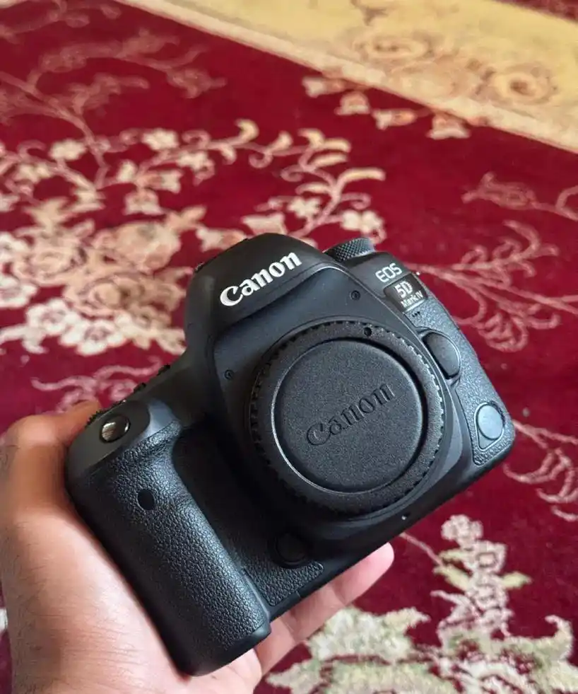 Canon 5D mark iv دست دو
