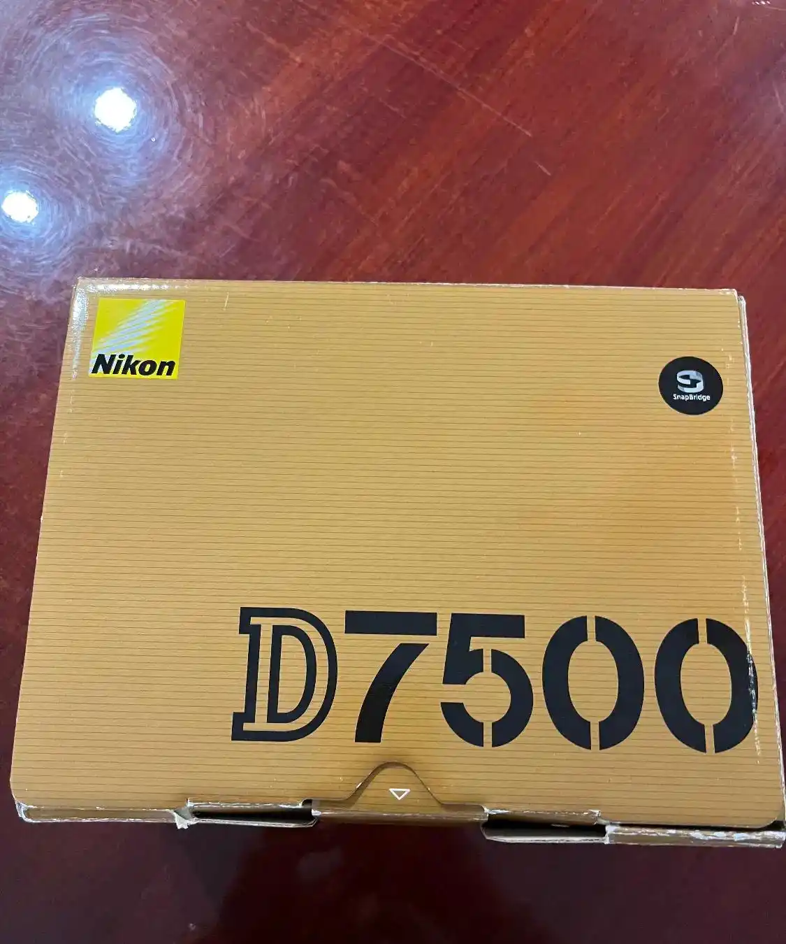 دوربین نیکون d7500 به همراه لنز50به همراه  کارتن دست دو