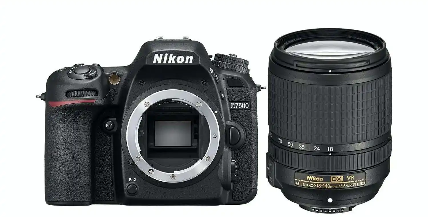 دوربین نیکون D7500 + لنز 18-140  تمیز آماده فروش دست دو