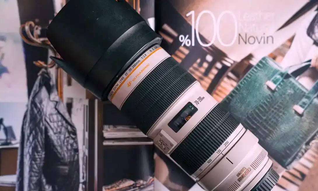EF 70-200mm f/2.8L IS II USM دست دو