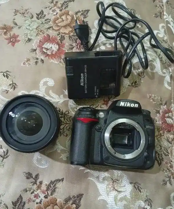 دوربین نیکون D7000 دست دو