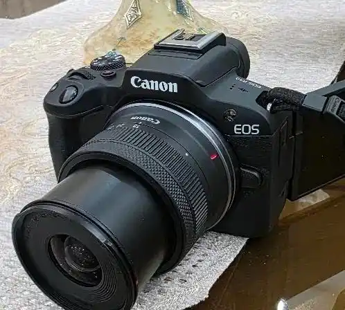 دوربین Canon R50 EOS دست دو