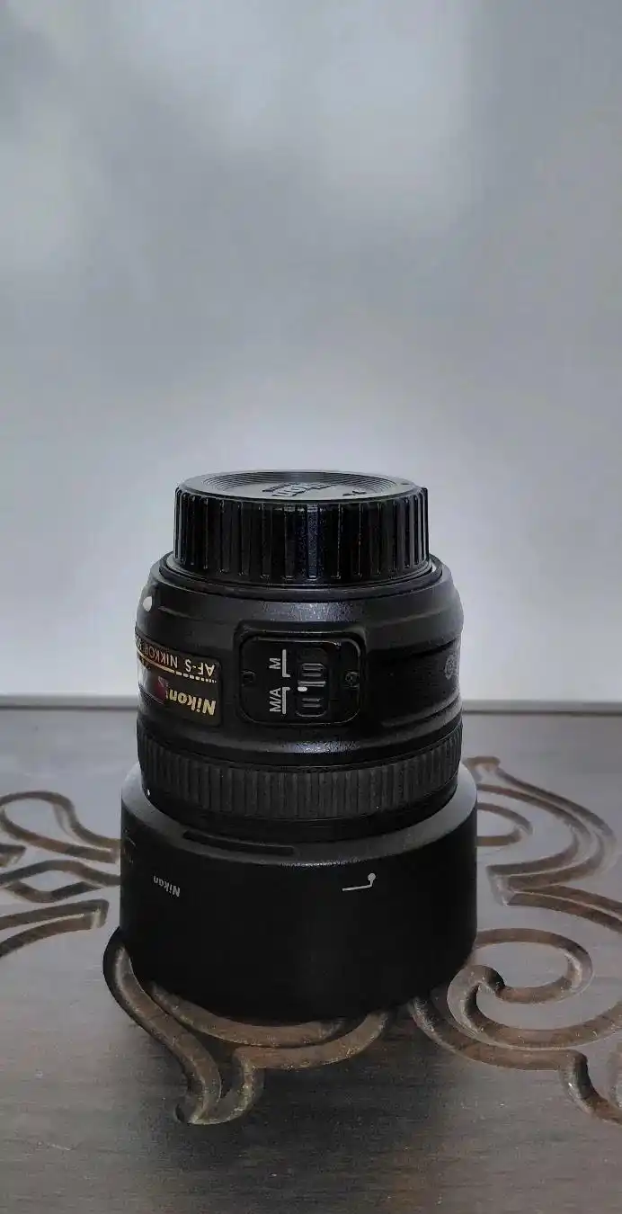 لنز دوربین عکاسی Nikon AF-S NIKKOR 50mm f/1.8G دست دو