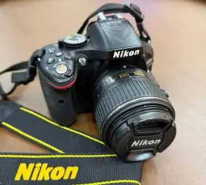دوربین نیکون D5200 با لنز ۱۸-۵۵ دست دوم
