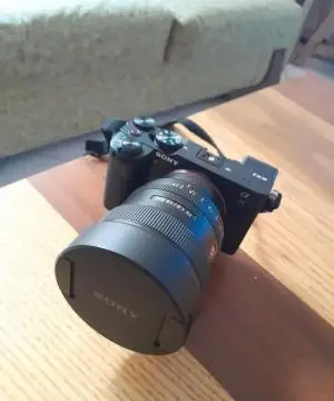 دوربین سونی Sony a7C II + لنز سونی 50mm-F 1.8 ثابت دست دوم