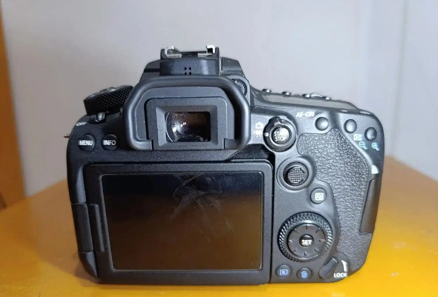 دوربین 90d canon فروشی دست دو