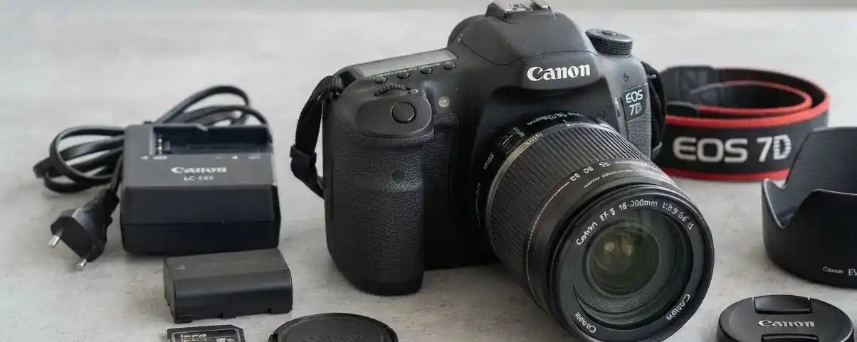 دوربین 7d *canon دست دو