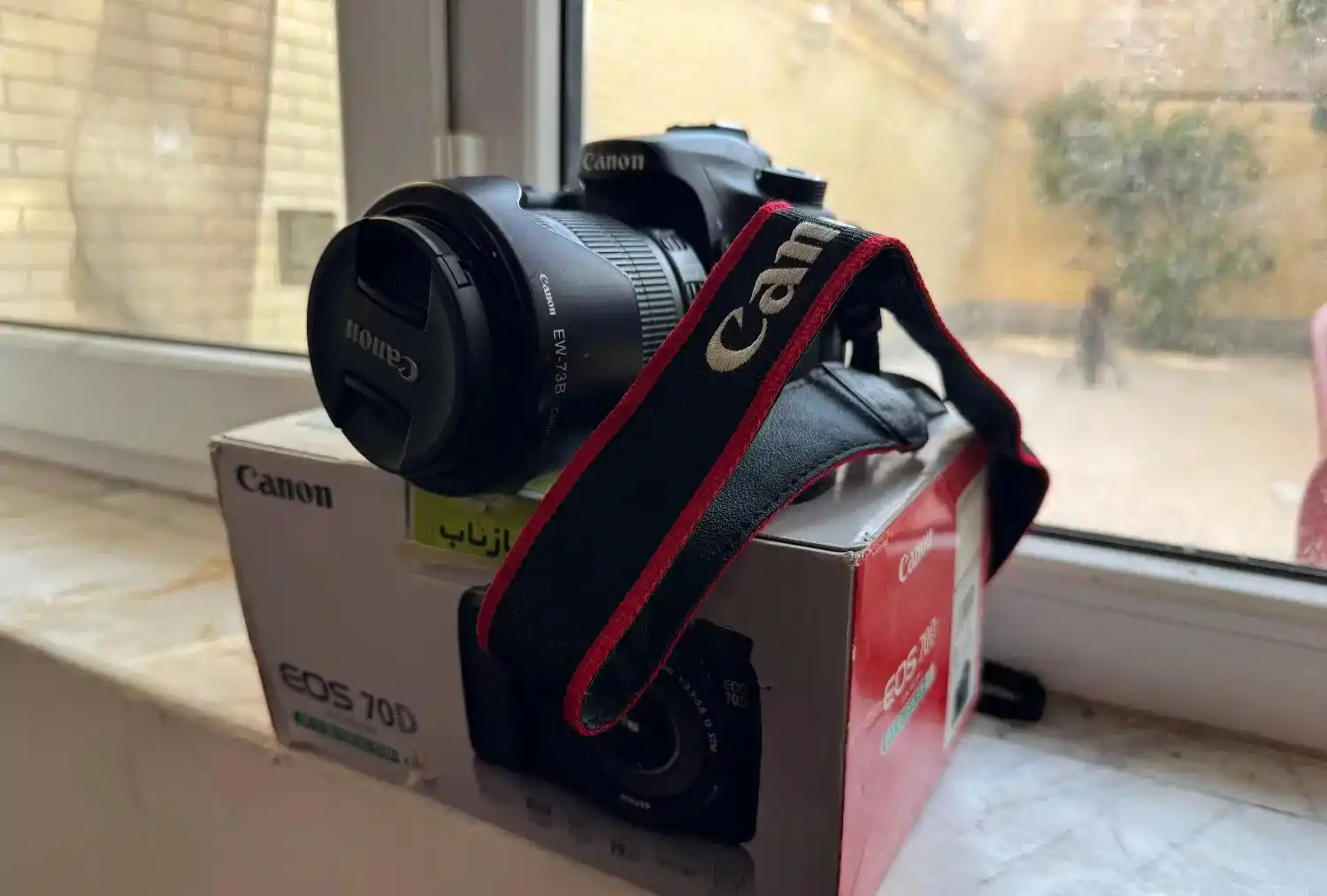 دوربین canon EOS 70D دست دو
