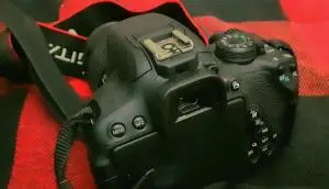 دوربین canon 700D+18-135mm دست دوم