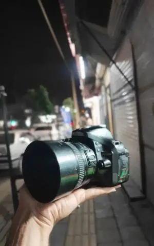 دوربین نیکون D5200 با لوازم جانبی دست دوم