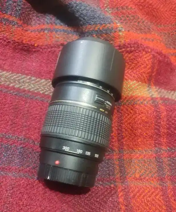 لنز دوربین ۷۰ ۳۰۰ مانت آینه ای دست دو