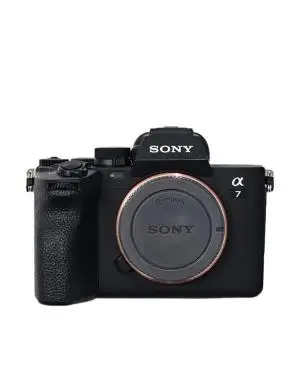 دوربین Sony Alpha 7 IV + لنز 28-70 در حد نو دست دوم